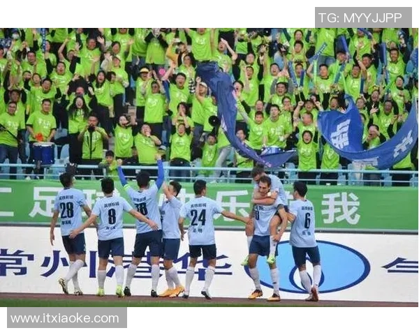 古巴男足球星的传奇人生与绿茵场辉煌荣耀