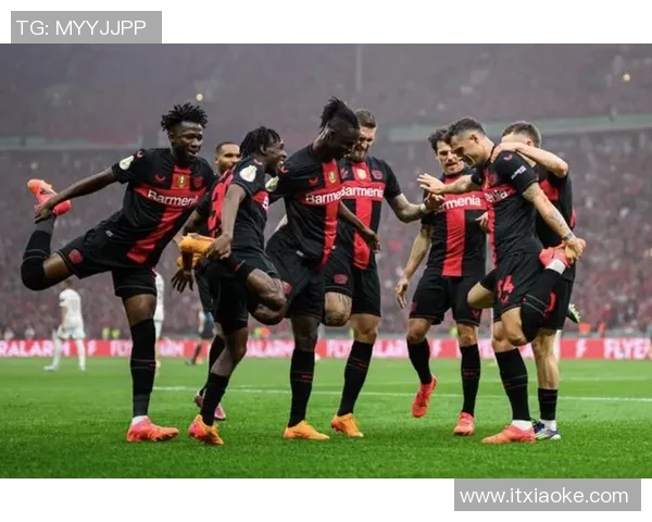 帅气足球明星展示卓越风采和超凡技艺成为球迷心中偶像的完美瞬间 帅气足球明星展示卓越风采和超凡技艺成为球迷心中偶像的完美瞬间