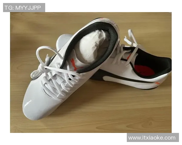 球星因穿烂足球鞋成焦点揭示运动员鞋品背后不为人知的故事